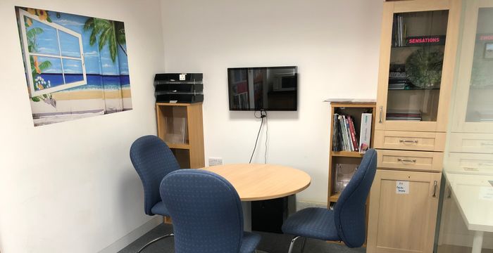 51 Clarence Rod, Fleet - Image 2