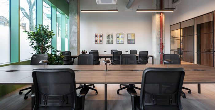 22 Ash Ave, London - Image 2