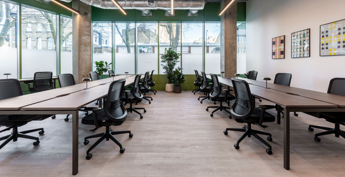 22 Ash Ave, London - Image 2