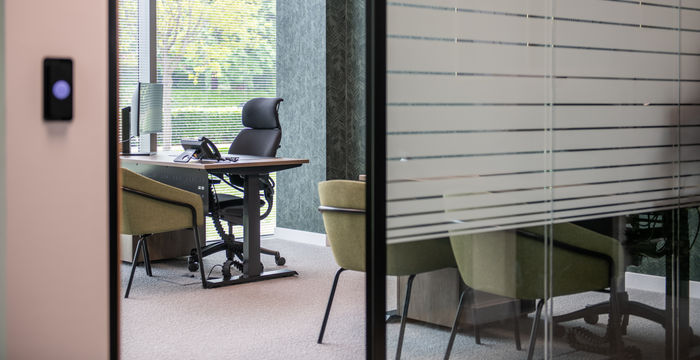 Wellington Way, Surrey - Image 4