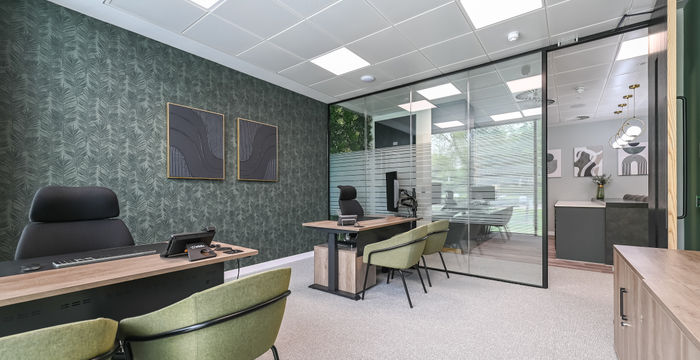 Wellington Way, Surrey - Image 3