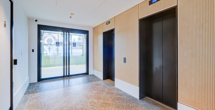 11 -35 St John Street, Peter's Lane - Image 4