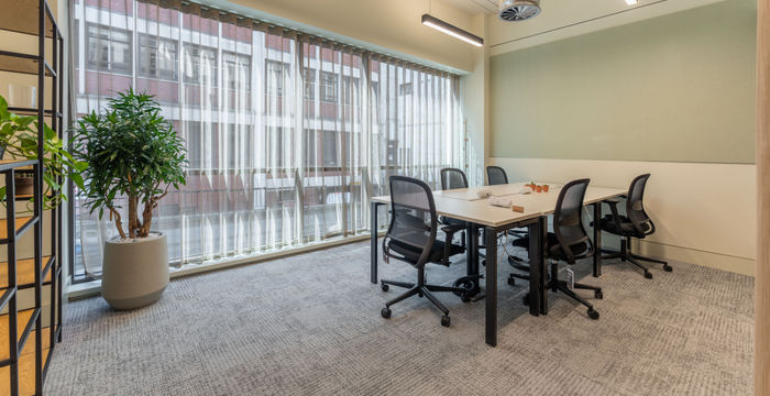 10 South Parade, Leeds - Image 3