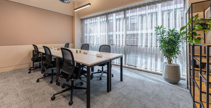 10 South Parade, Leeds - Image 2