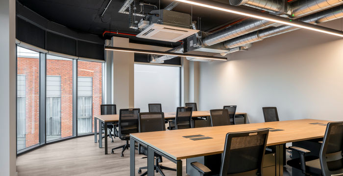 Victoria St Jubilee Square, St Albans - Image 4