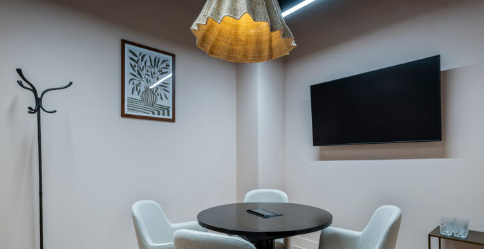 Victoria St Jubilee Square, St Albans - Image 4