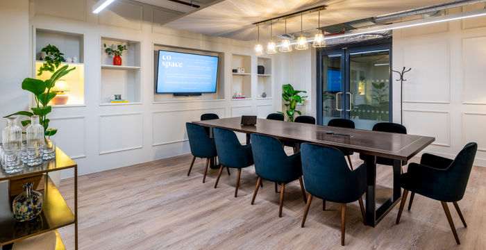 Victoria St Jubilee Square, St Albans - Image 2