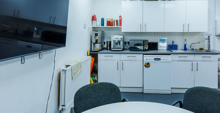 33 Hanworth Road, Surrey - Image 4