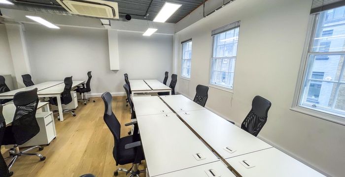 2 Bath Place, Greater London - Image 4
