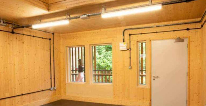 384 Abbott Rd, London - Image 3