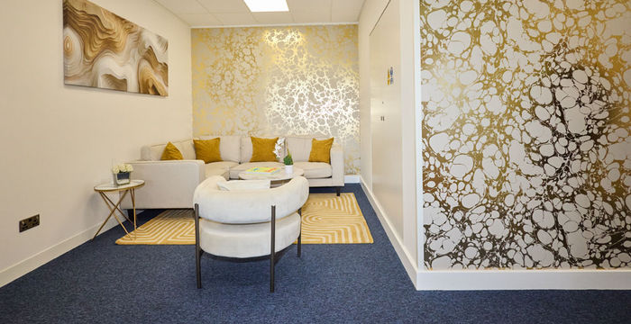 720 Centennial Court, Elstree - Image 5