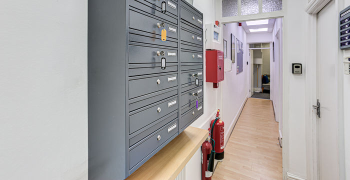 42 Watling Street, Radlett Herts - Image 2