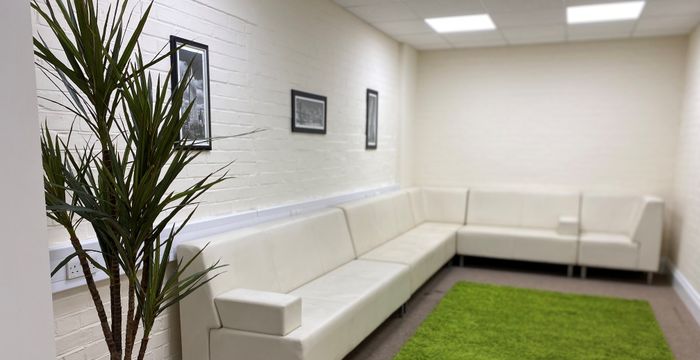 Kingston Road, Leatherhead Surrey - Image 5