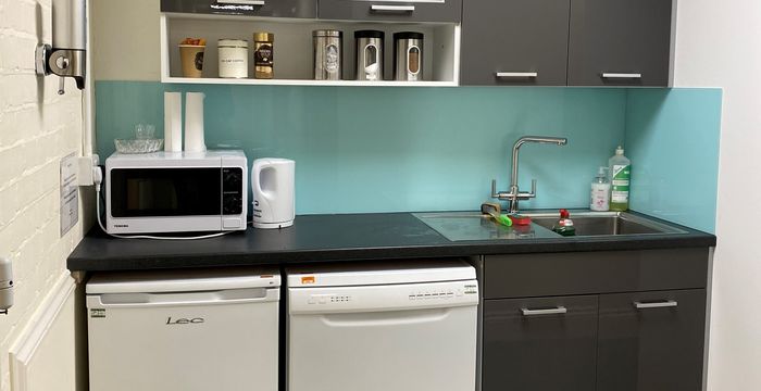 Kingston Road, Leatherhead Surrey - Image 4