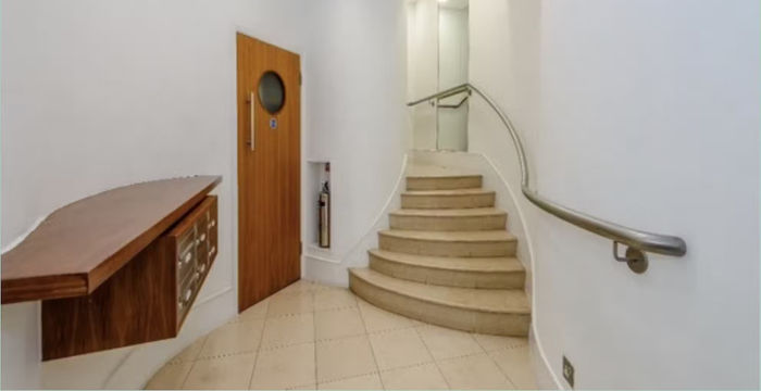 6-7 Queen Street, London - Image 2