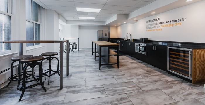 318 W Adams St, Chicago - Image 4