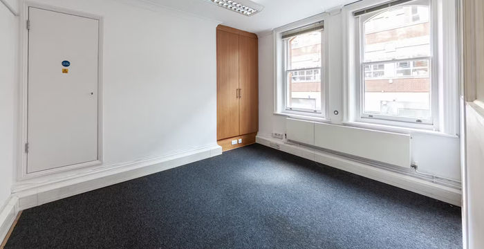 26 Eastcastle Street, Fitzrovia - Image 2