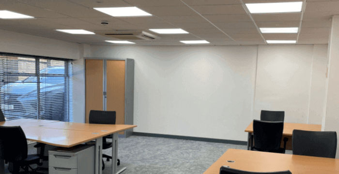 Manor Way, Borehamwood - Image 4