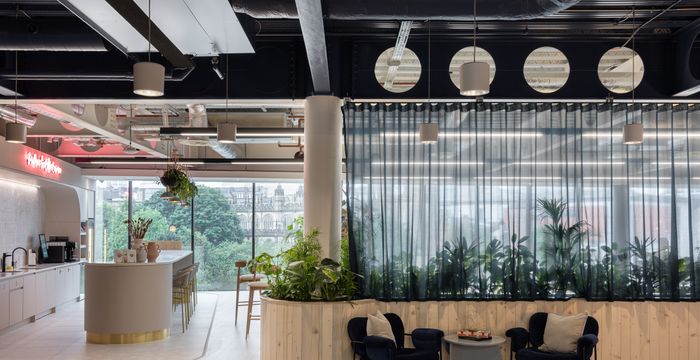 Cathedral Approach, Manchester - Image 3