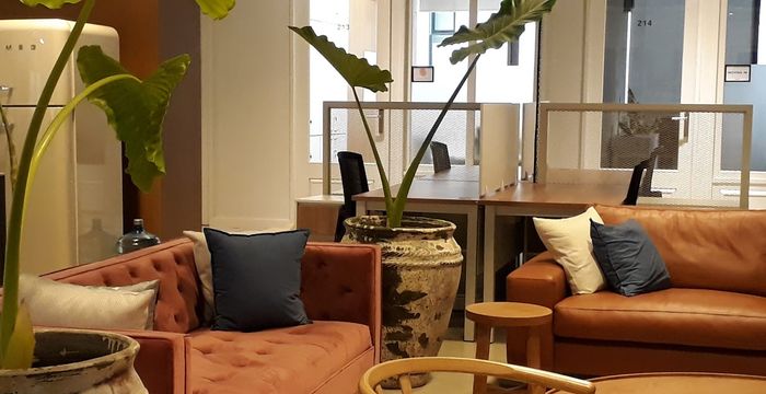 219 Soi Sukhumvit 21, Bangkok - Image 2