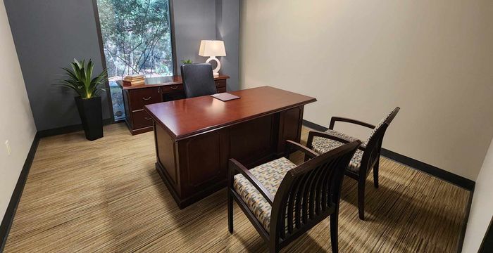 1095 Evergreen Cir, The Woodlands - Image 3