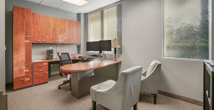 8111 Ashlane Way, The Woodlands - Image 2