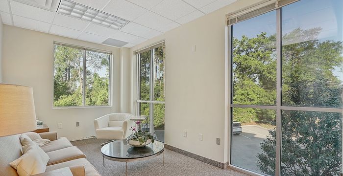 8111 Ashlane Way, The Woodlands - Image 5