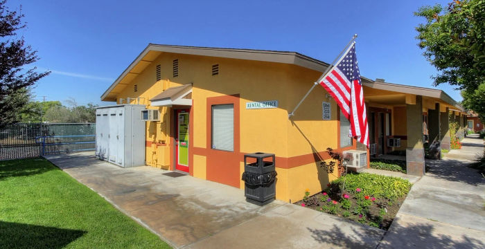 1264 S Waterman Ave, San Bernardino - Image 3