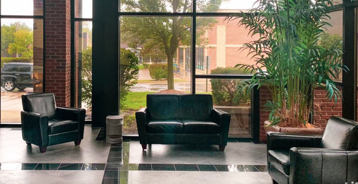 860 Summit St, Elgin - Image 2