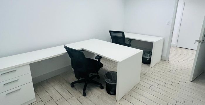 2719 Hollywood Boulevard, Hollywood - Image 3