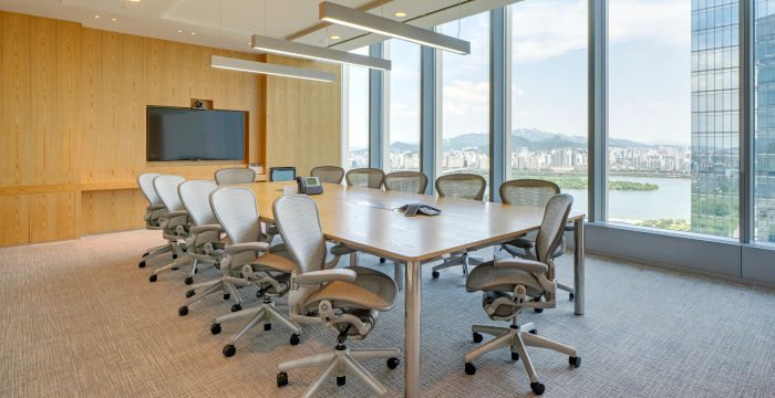 10 Gukjegeumyung-ro, Youngdeungpo-gu - Image 5