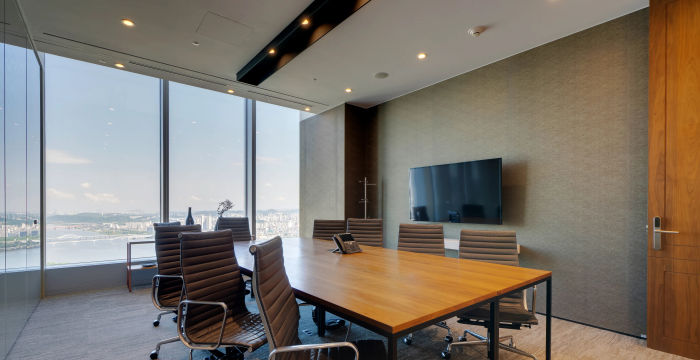 10 Gukjegeumyung-ro, Youngdeungpo-gu - Image 4