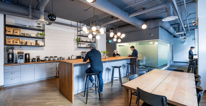 410 Adelaide St W, Toronto - Image 3