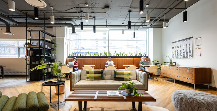 410 Adelaide St W, Toronto - Image 2