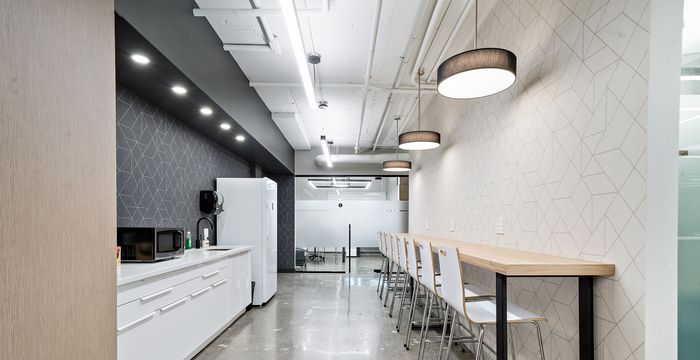 4950 Queen Mary Rd, Montreal - Image 2