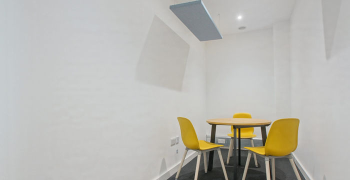 25 Holywell Row, Greater London - Image 4