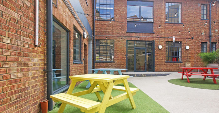 25 Holywell Row, Greater London - Image 2