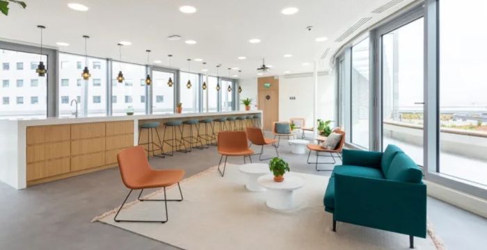 555 Building - Image 4