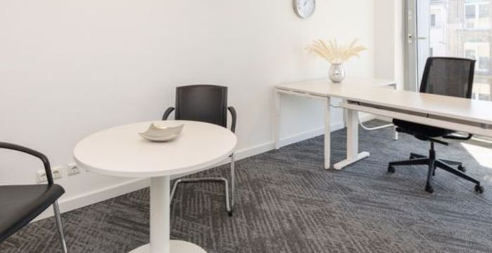 1037-1045 Elm Street, Manchester - Image 2