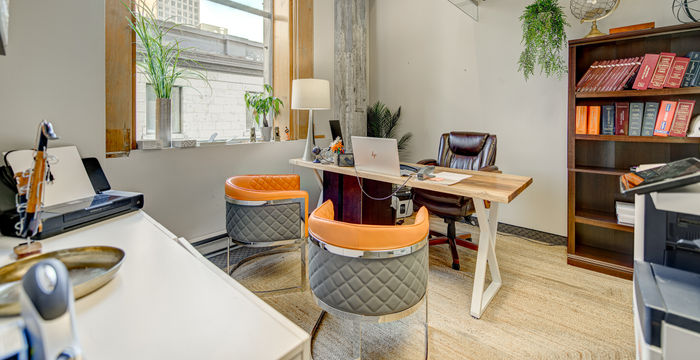 204 Rue du Saint-Sacrement Bureau, Montreal - Image 2