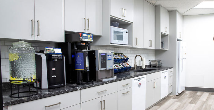 5063 North Service Road, Burlington - Image 5