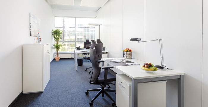 69 Mainzer Landstrasse, Frankfurt - Image 2