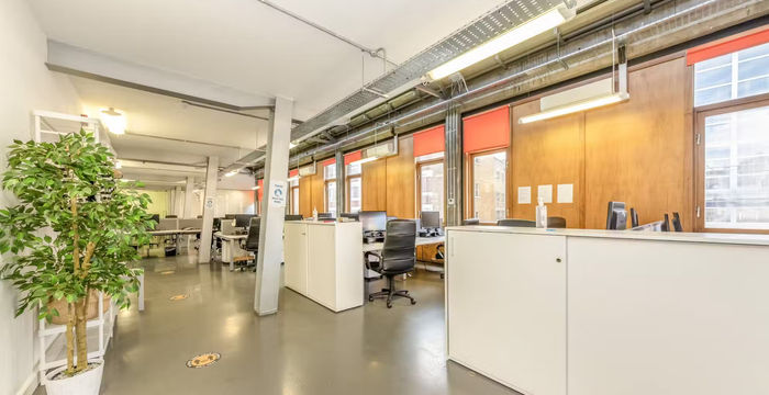 21 Queen Elizabeth Street, London - Image 3