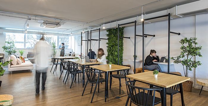 Av Defensores De Chaves 4, Lisbon - Image 2