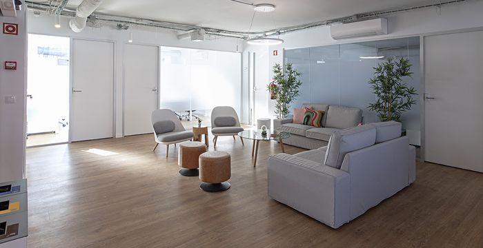 Av Defensores De Chaves 4, Lisbon - Image 5