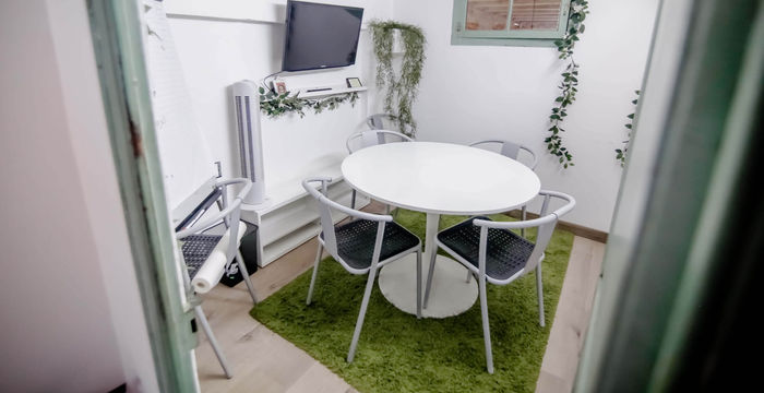 68 Carrer De La Marina, Barcelona - Image 4