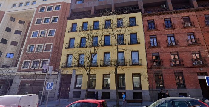23 Calle de Sta Engracia, Madrid - Image 2