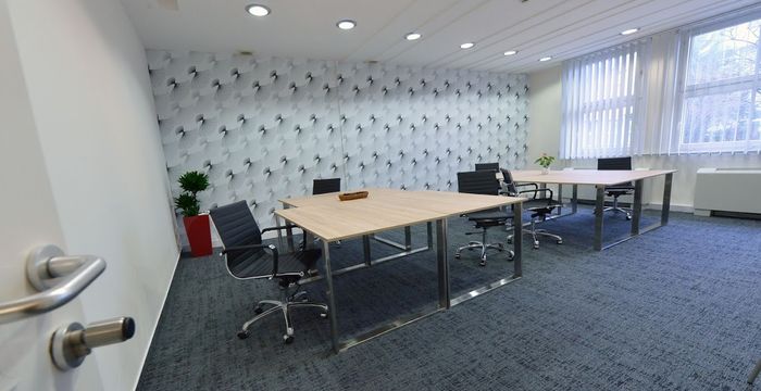 Puskás Tivadar Út 5, Budaörs - Image 2