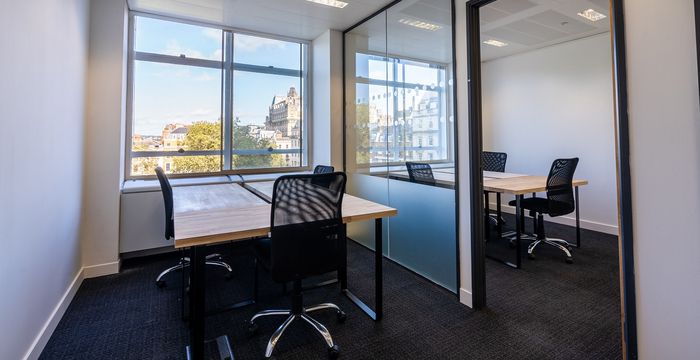 33 Cavendish Square, London - Image 2