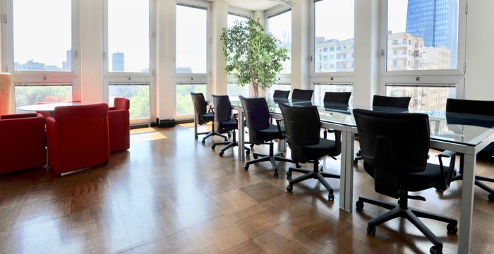 Piazza Della Repubblica 32, Milano - Image 2